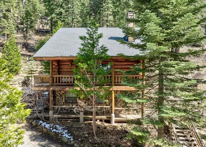 Yosemite Log Cabin-Rustic Charm-Sleeps 8
